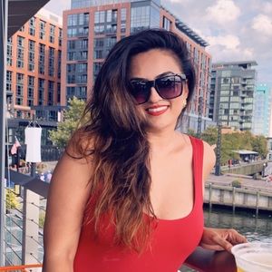 Meet your Posher, Tania